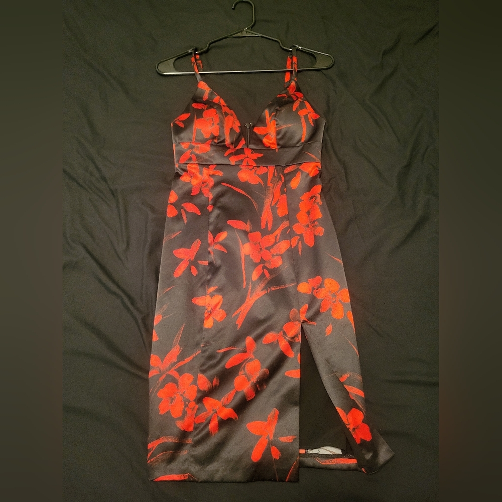 Black And Red Floral Evening Dress By Guess ( Size Xs)